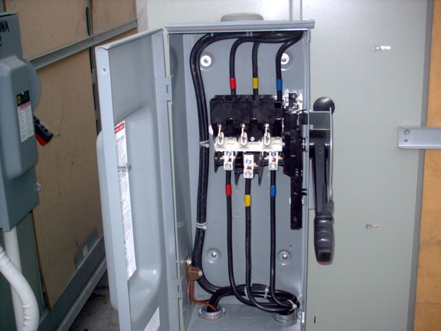 CONEXIÓN ELÉCTRICA PARA DESCONECTADOR EN EQUIPO DE CLIMA